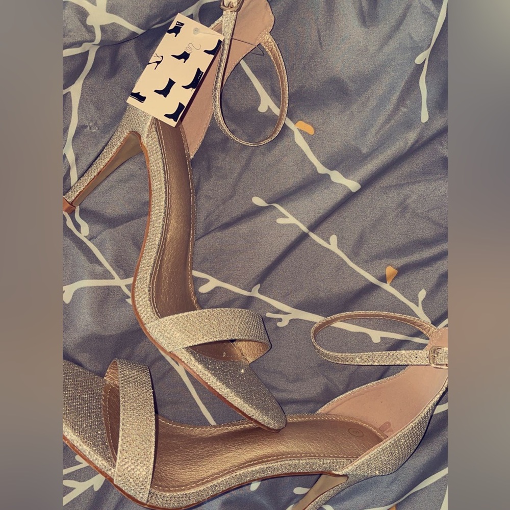 BRAND NEW PROM HEELS✨  (has tags)